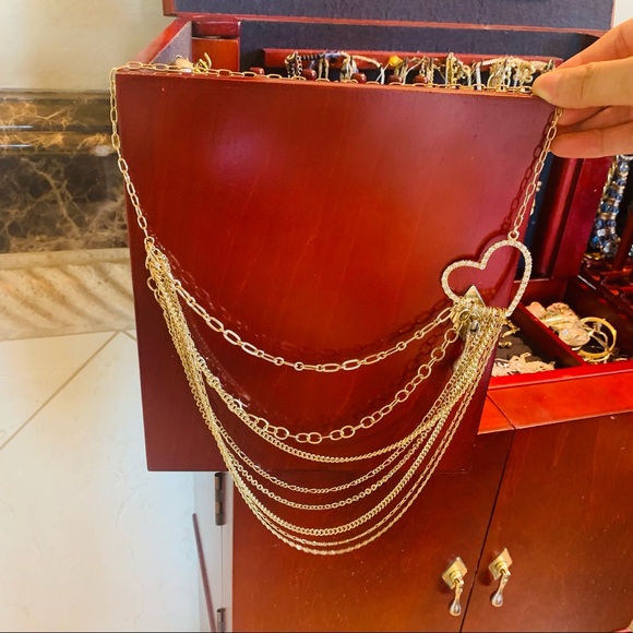 Jewelry - Vintage gold layered necklace